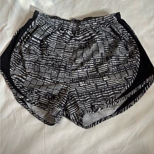Nike Dri-Fit Black and White Patterned Women's Athletic Shorts, Built in Liner